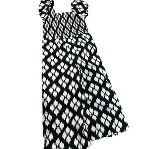Janie and Jack size 4
Black and White Patterned jumpsuit